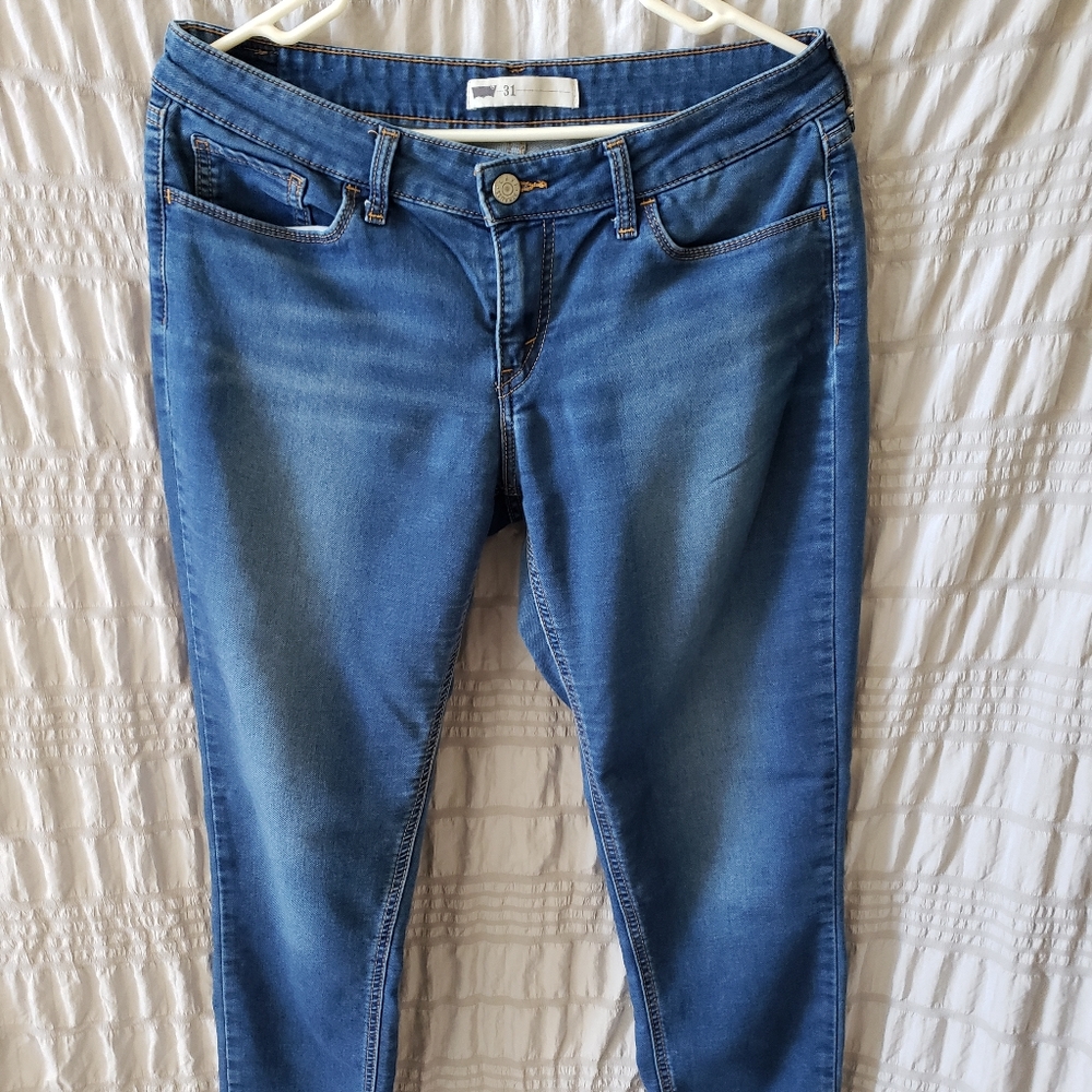 Levis
